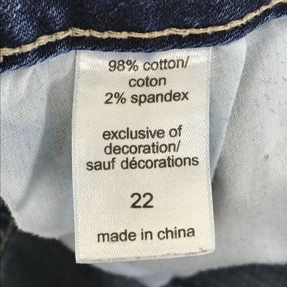 Maurices Distressed Cut-Off Stretch Denim Shorts Women's Plus Size 22 Summer - Picture 8 of 9